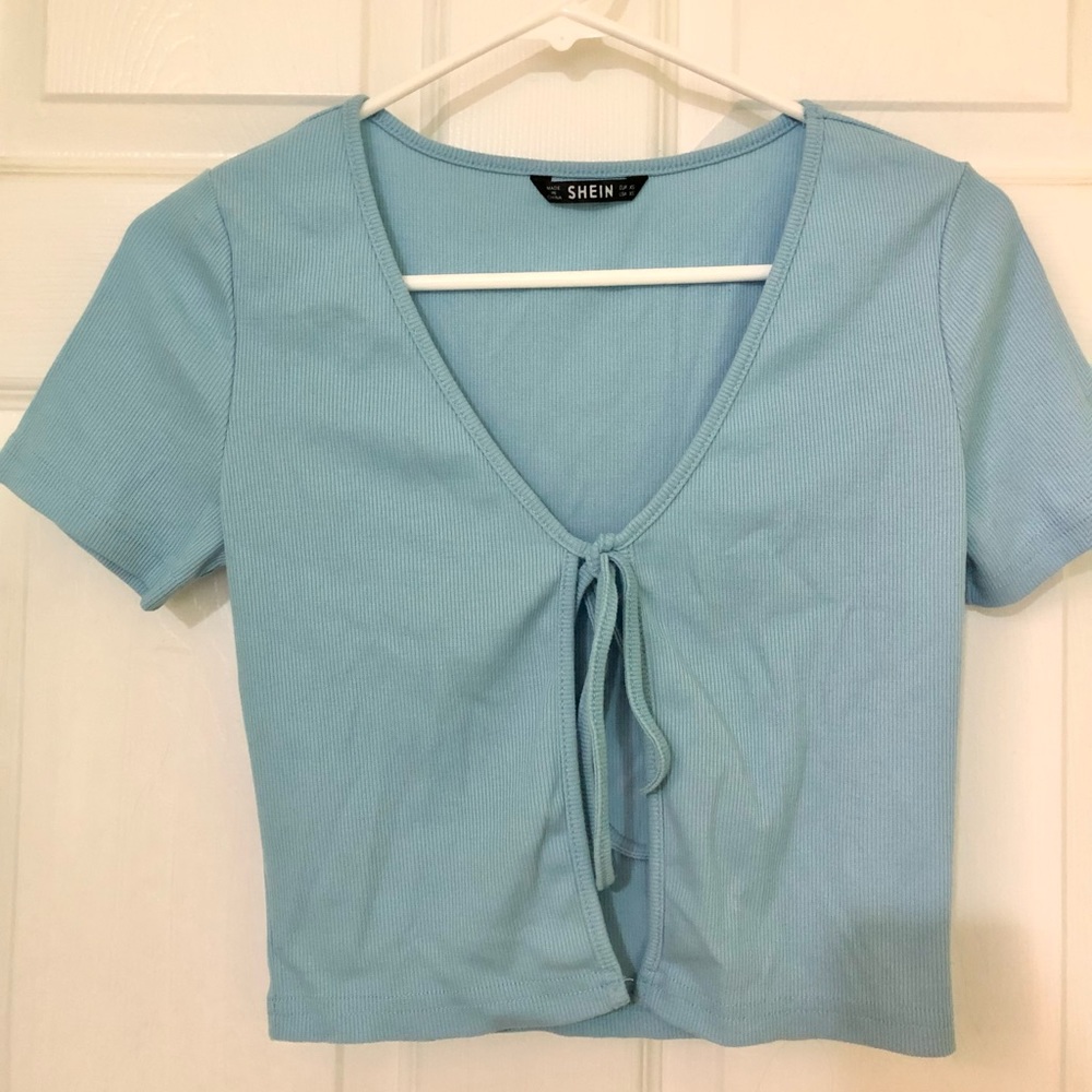 ♡ tie-front y2k tee ♡